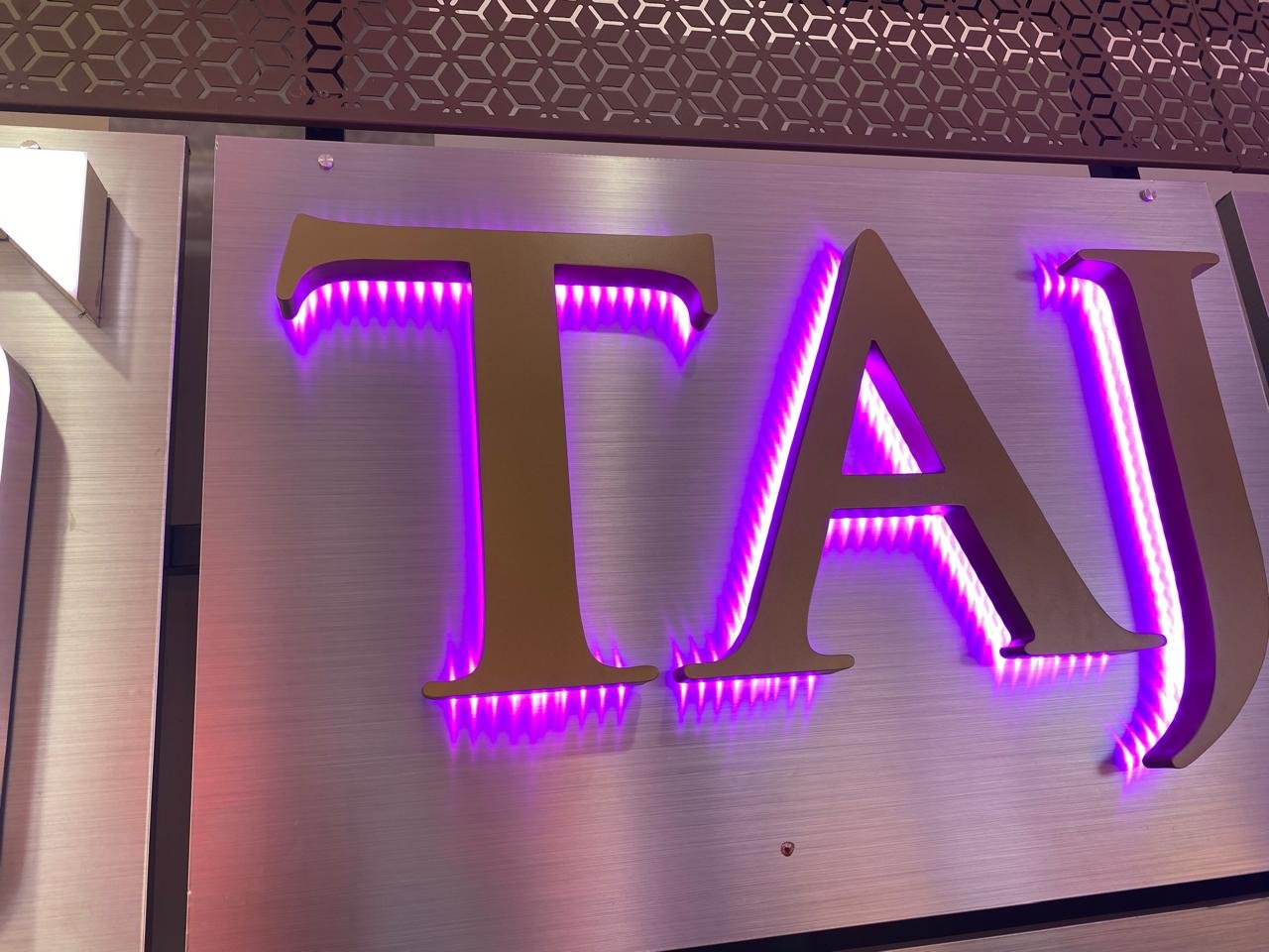 Image gallery marquee