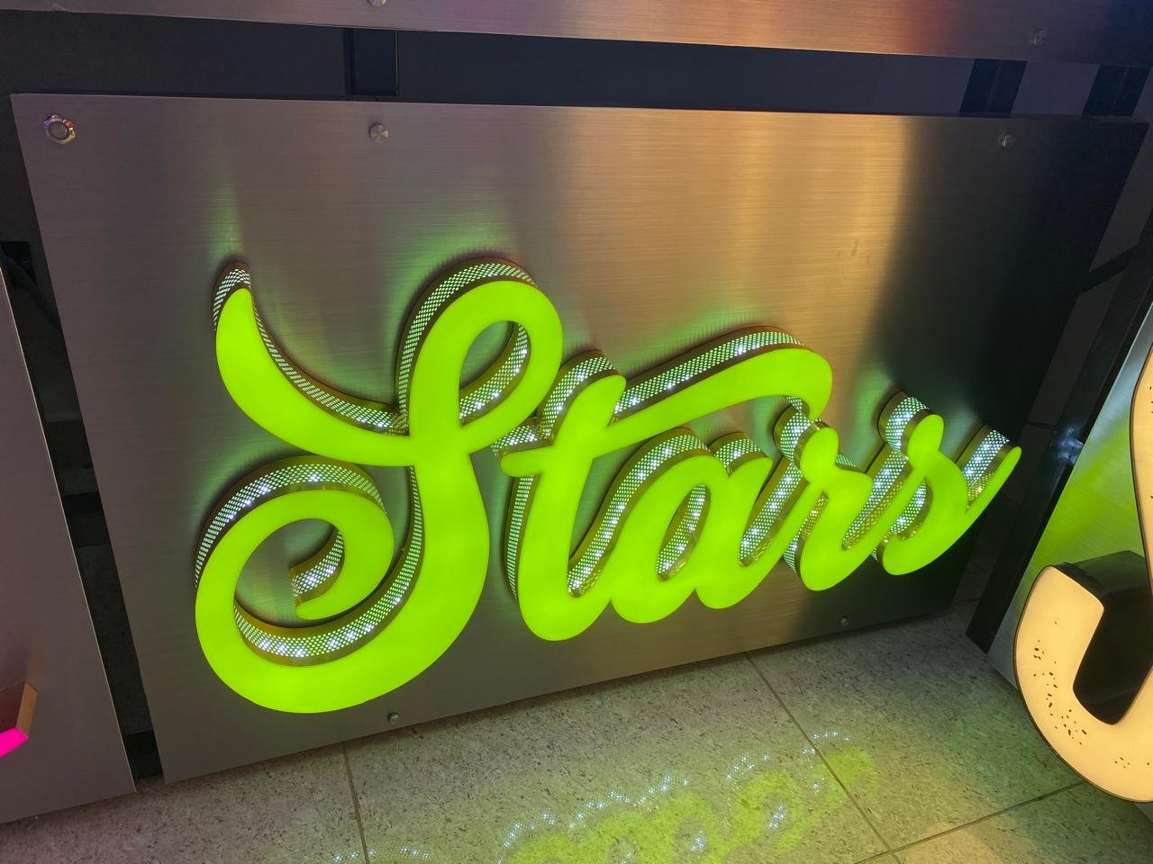 Image gallery marquee